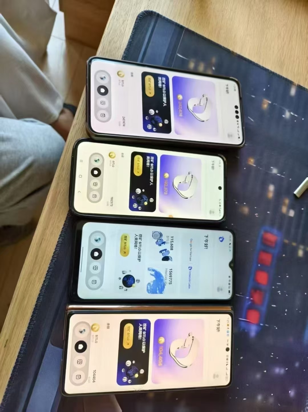 1000044004